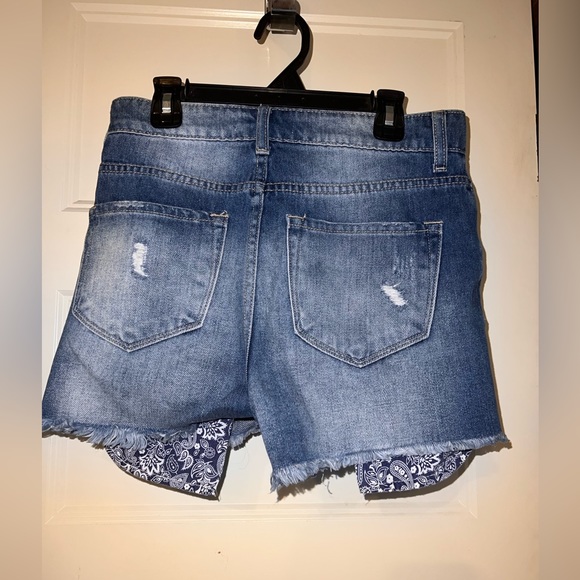 Nature Denim with Paisley Pockets - Picture 2 of 5